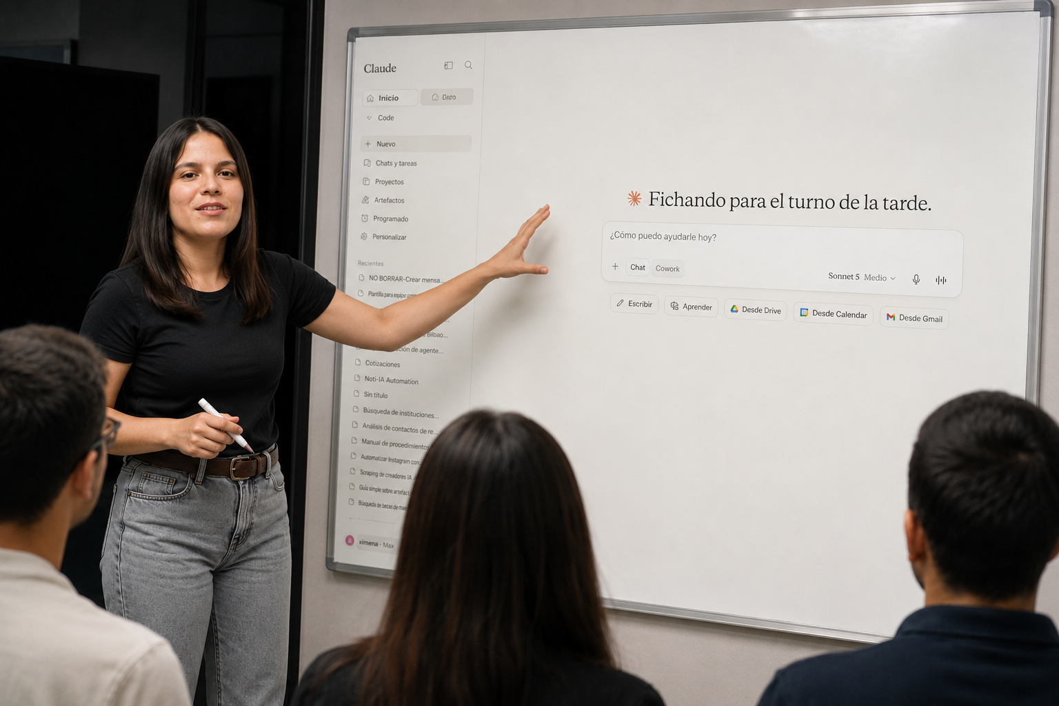 Taller de PorContar presentando Claude a un equipo